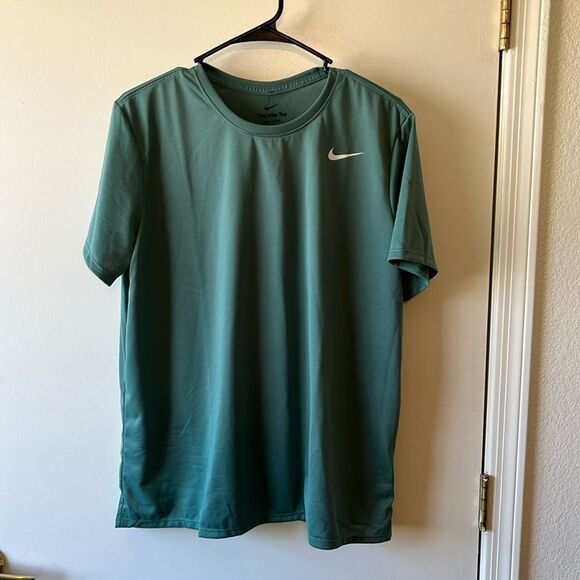 Nike Tops - Nike Dri-fit Crewneck T-shirt Size XL NWT Bicoastal/white